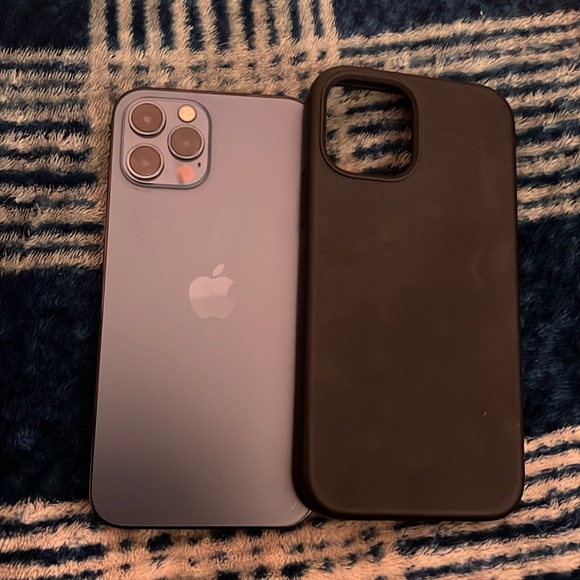 Apple, Iphone 12 Pro, 128gb, *ICLOUD LOCKED* - Picture 1 of 2